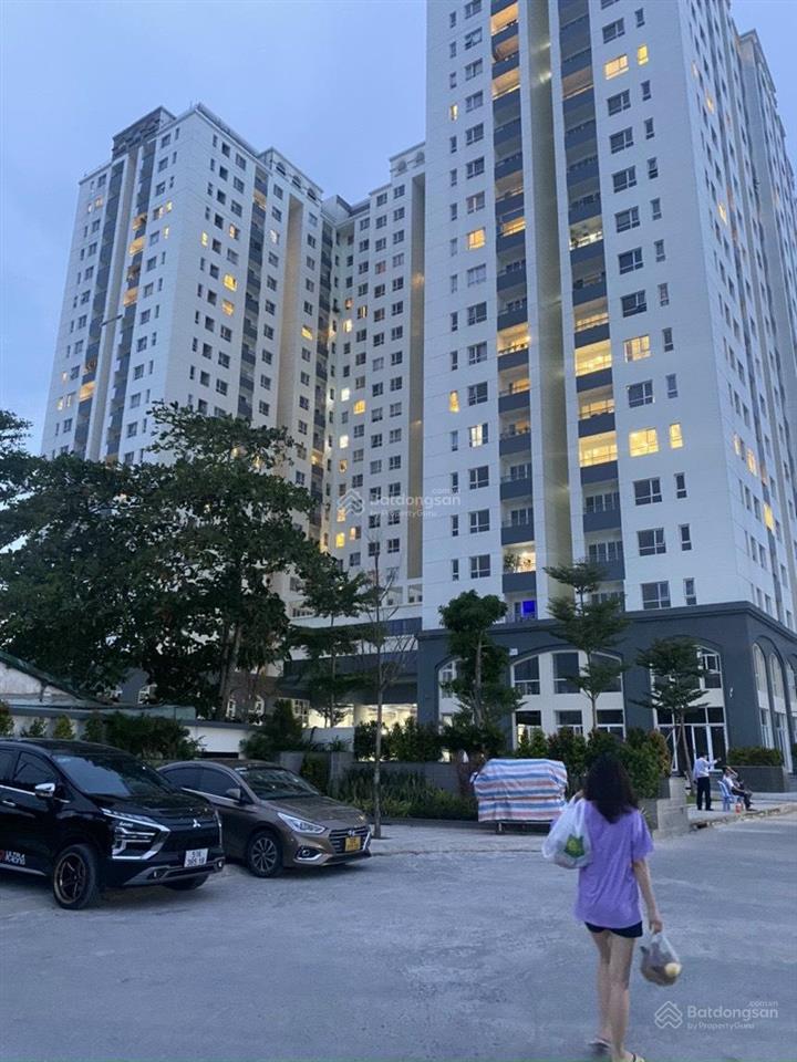 Chính chủ cho thuê shop mặt tiền cổng chính cc giá thuê 13 triệu/100m2.  hương 0909 086 ***