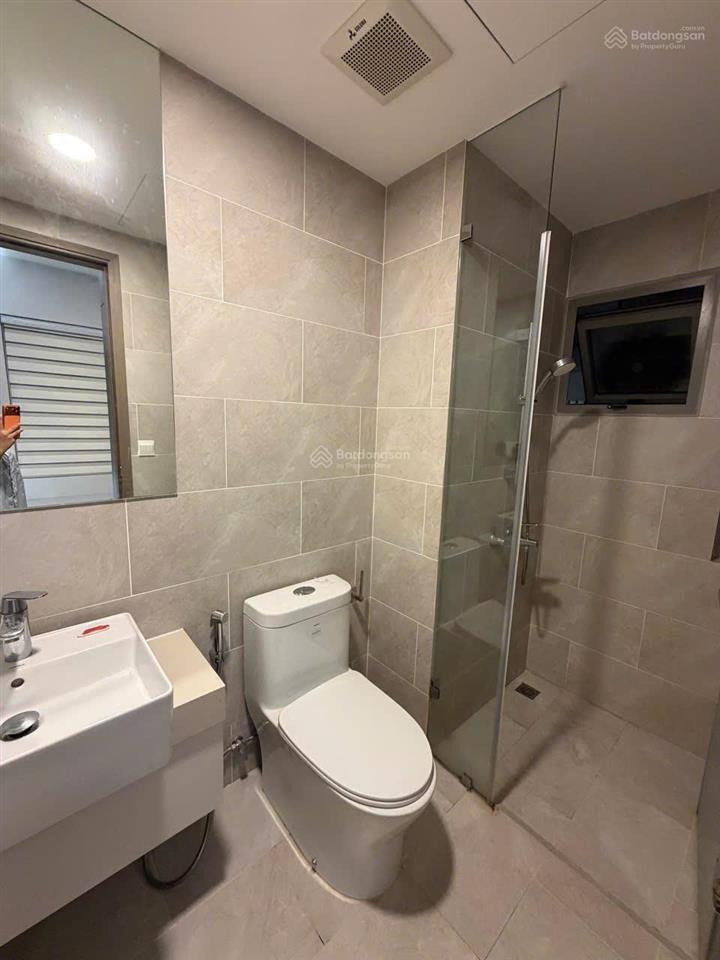 Căn 2pn loại 60m2 + 4m2 sân vườn cần bán  đầy đủ nội thất thiết kế nhà còn rất mới. 0909 086 ***