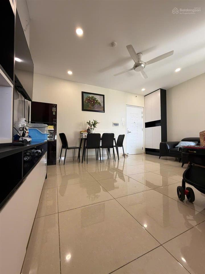 Căn 2 phòng ngủ, bancon đông nam, full nội thất thiết kế giá bán 2,530 tỷ.  hương 0909 086 ***