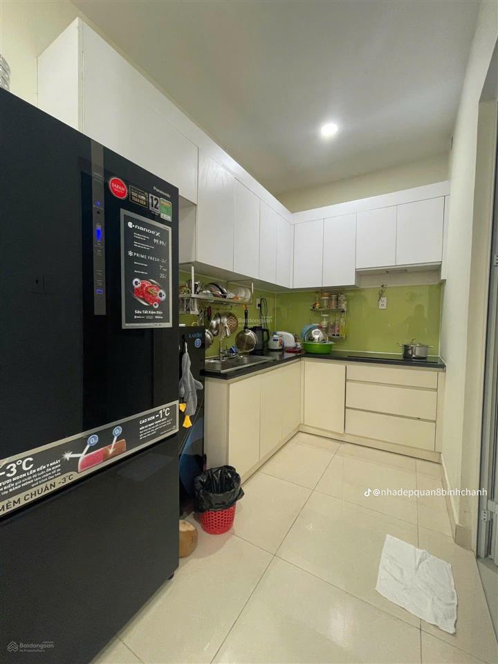 Chủ nhà gởi bán căn 62m2 có nội thất đo đóng giá bán chỉ 2,420 tỷ.  hương xem nhà  0909 086 ***