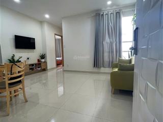 Chủ nhà gởi bán căn 62m2 có nội thất đo đóng giá bán chỉ 2,420 tỷ.  hương xem nhà  0909 086 ***