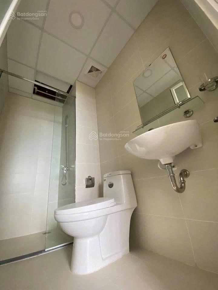 Căn 3 phòng ngủ nhà trống cho thuê giá thuê 8 tr/tháng.  hương xem nhà 0909 086 ***