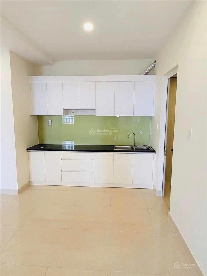 Căn 3 phòng ngủ nhà trống cho thuê giá thuê 8 tr/tháng.  hương xem nhà 0909 086 ***