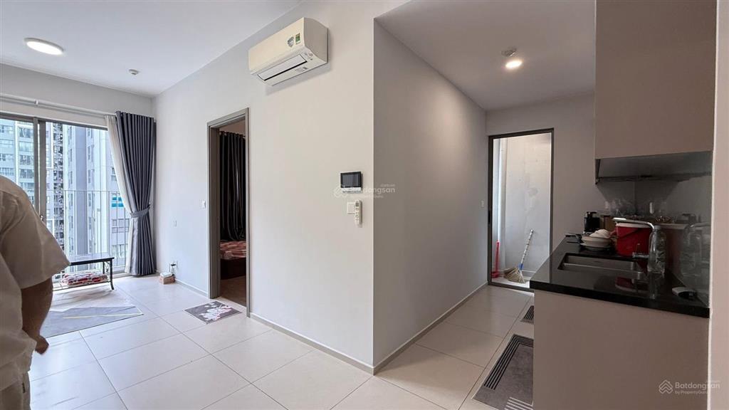 Kẹt vốn bán nhanh căn 2pn cc giá bán 2,6 tỷ (102%).  hương 0909 086 ***