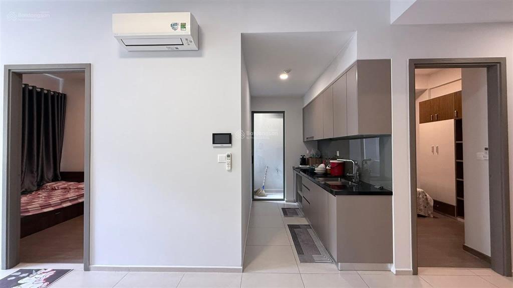 Kẹt vốn bán nhanh căn 2pn cc giá bán 2,6 tỷ (102%).  hương 0909 086 ***