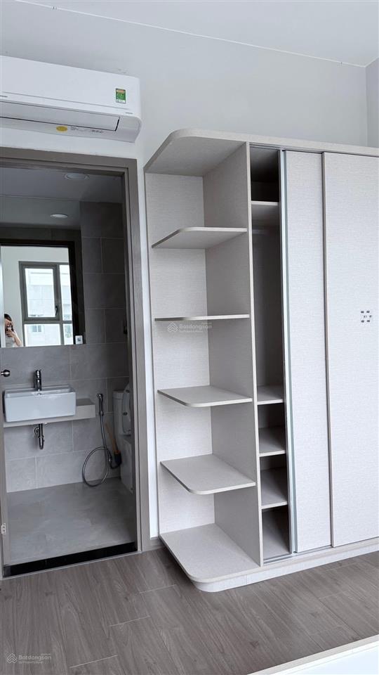 Kẹt vốn bán nhanh căn 2pn cc giá bán 2,6 tỷ (102%).  hương 0909 086 ***