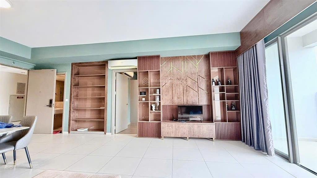 Có tin là có bán các căn westgate chuyển nhượng từ 2,690 tỷ/căn 2pn 3pn.  pkd 0909 086 ***