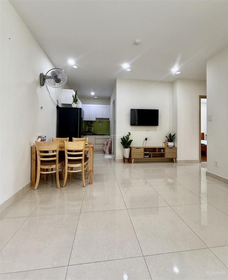 Căn 2pn rộng nhất có nội thất cho thuê chuyển vào ở ngay. giá 8,8 tr/tháng.  hương 0909 086 ***