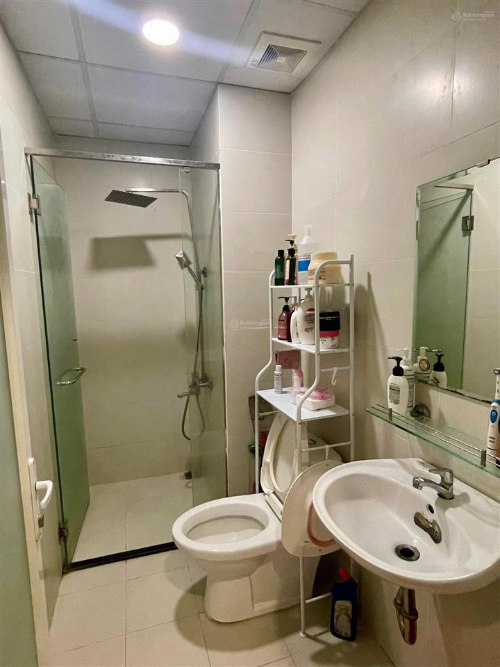 Chỉ 2,390 tỷ bán nhanh 62m2 có nội thất thiết kế (2pn & 2wc).  hương xem nhà 0909 086 ***
