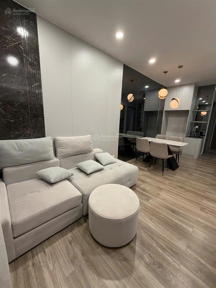 View thành phố. nhà gần như đủ nội thất thiết kế mới và đẹp. 60m2 giá 2,775 tỷ.  0909 086 ***