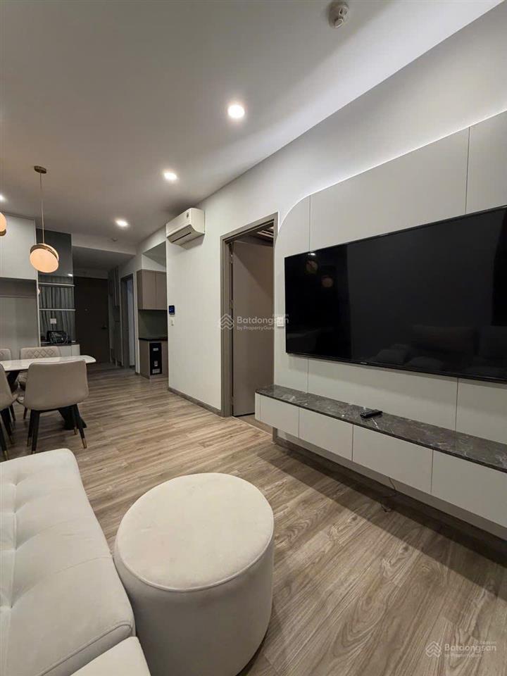 View thành phố. nhà gần như đủ nội thất thiết kế mới và đẹp. 60m2 giá 2,775 tỷ.  0909 086 ***