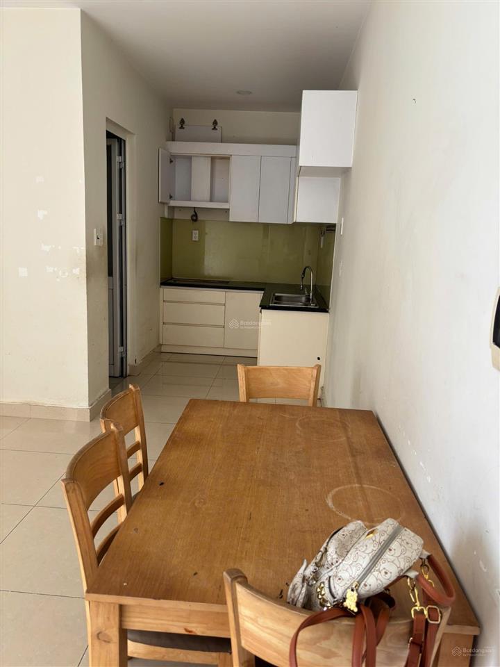 Căn 2pn & 2wc đang trống cho thuê 7tr/th, có nội thất.  hương 0909 086 ***