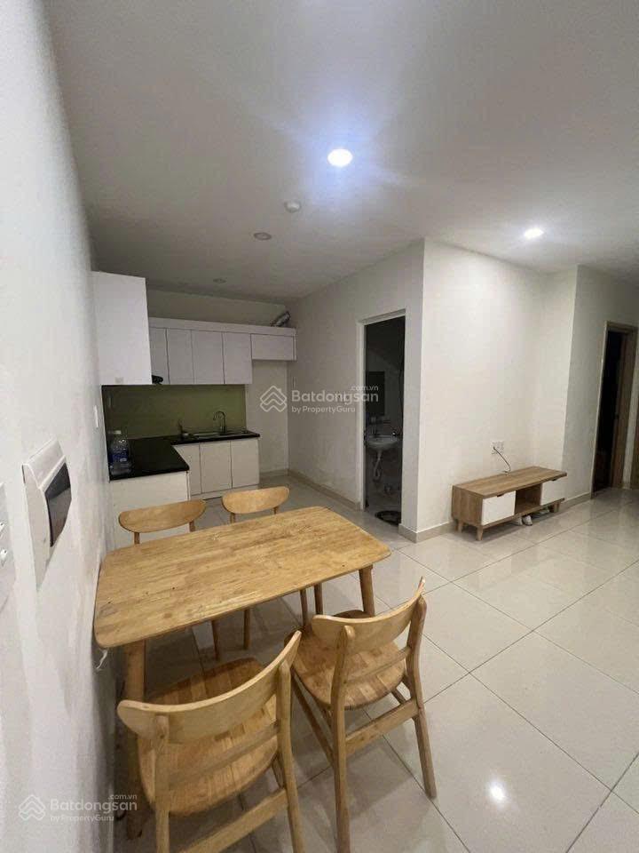 Căn 2pn & 2wc đang trống cho thuê 7tr/th, có nội thất.  hương 0909 086 ***
