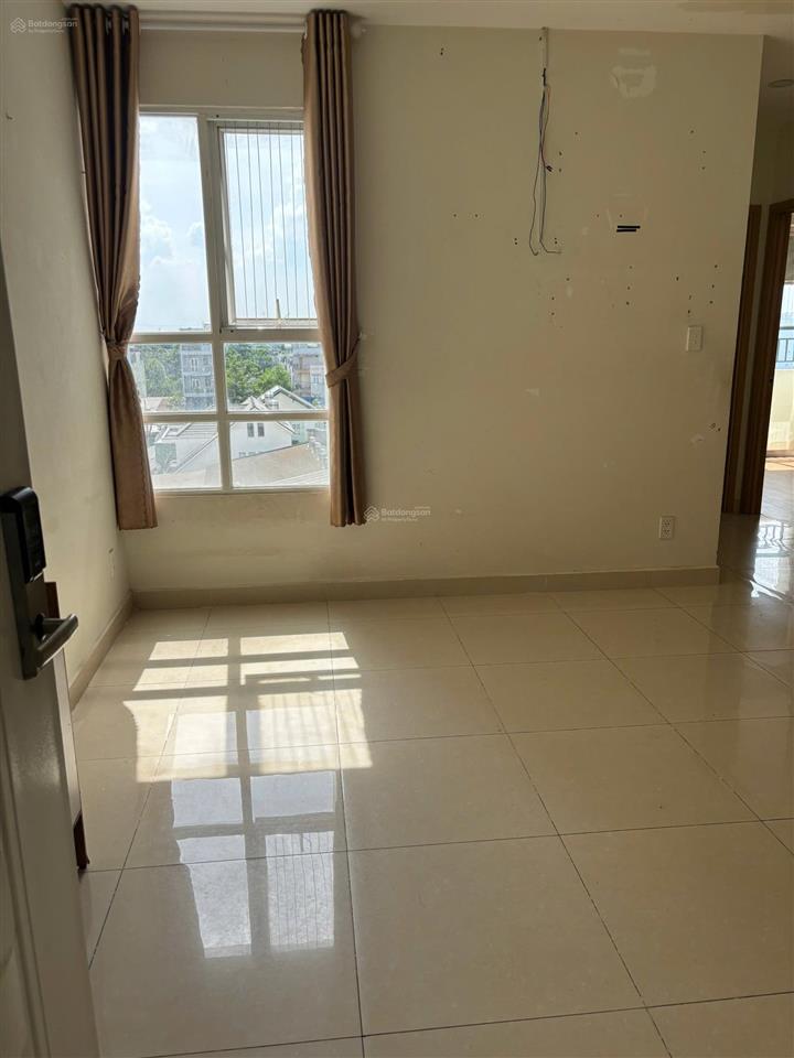 Căn 2pn & 2wc đang trống cho thuê 7tr/th, có nội thất.  hương 0909 086 ***
