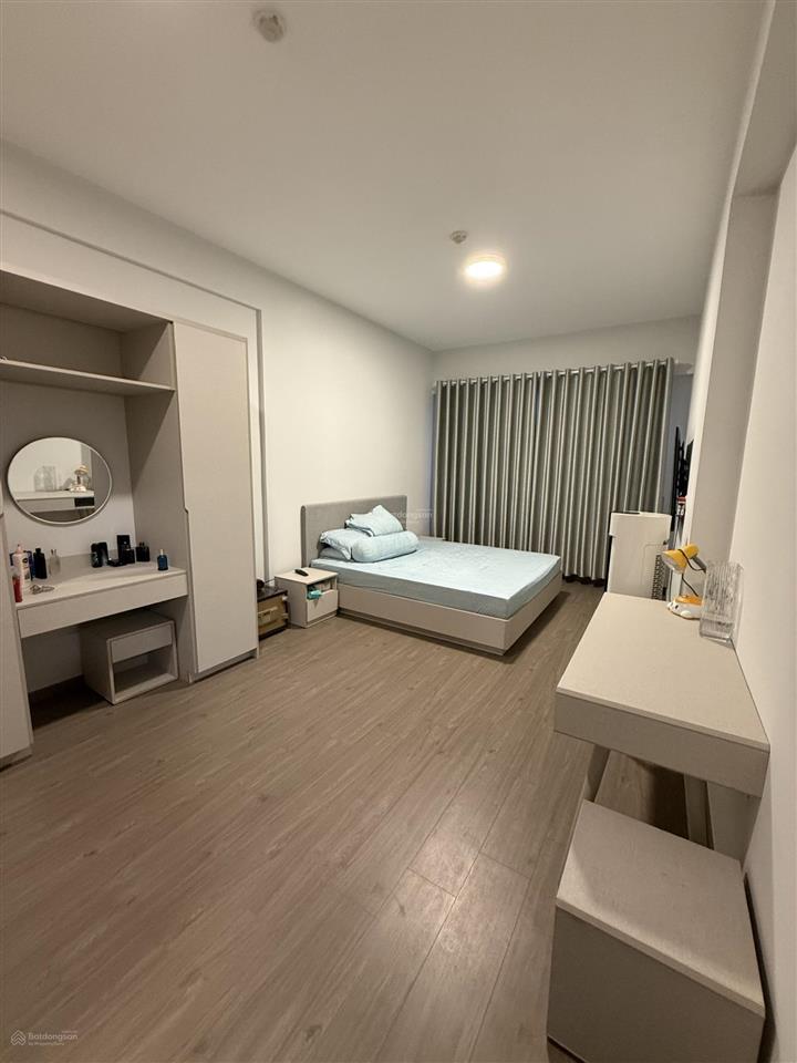 Căn góc 3 phòng ngủ cần bán đầy đủ nội thất, giá bán 4,5 tỷ.  0909 086 *** zalo