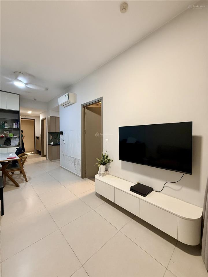 Bán căn 2pn full nội thất cao cấp. giá bán 2,7 tỷ đã có sổ.  hương  0909 086 *** zalo
