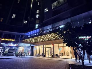 Bán căn 2pn full nội thất cao cấp. giá bán 2,7 tỷ đã có sổ.  hương  0909 086 *** zalo