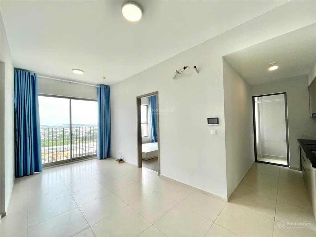 Bán căn 2pn có ban công 69m2 nội thất cơ bản. bán giá 3,050 tỷ.  0909 086 *** (zalo)