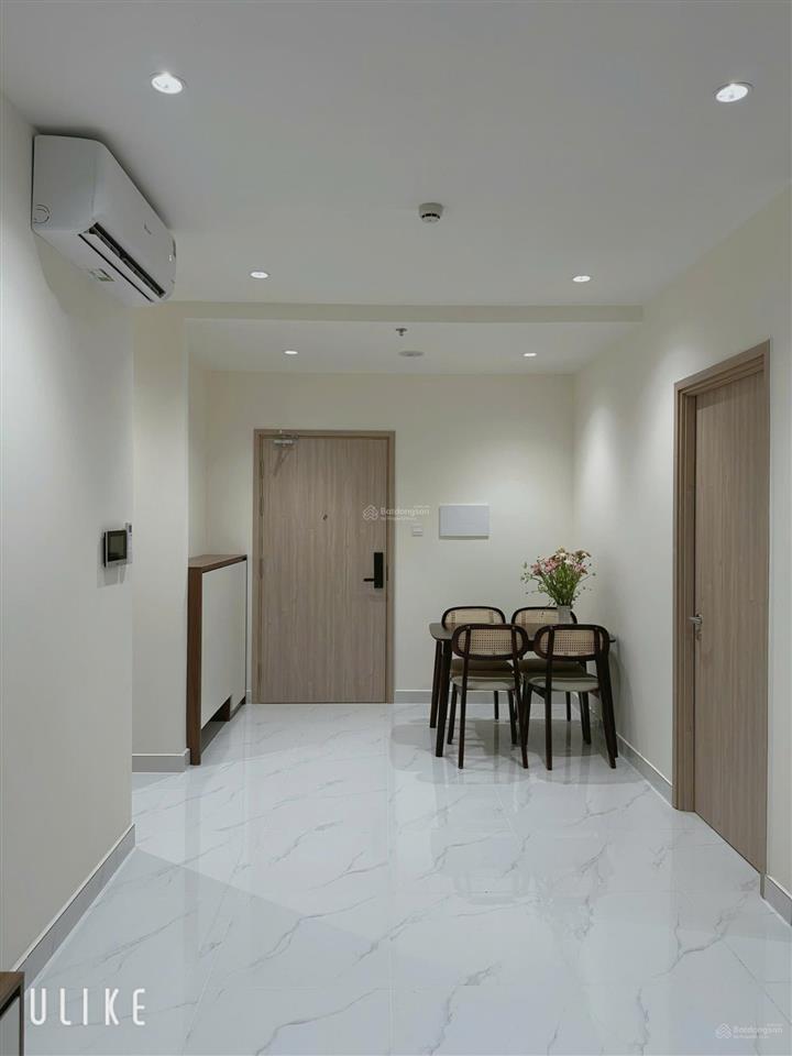 Chuyển công tác về quê, gia đình bán lại căn 2pn view sông và quận 1. nhà mới 100%. chỉ 4,6 tỷ.