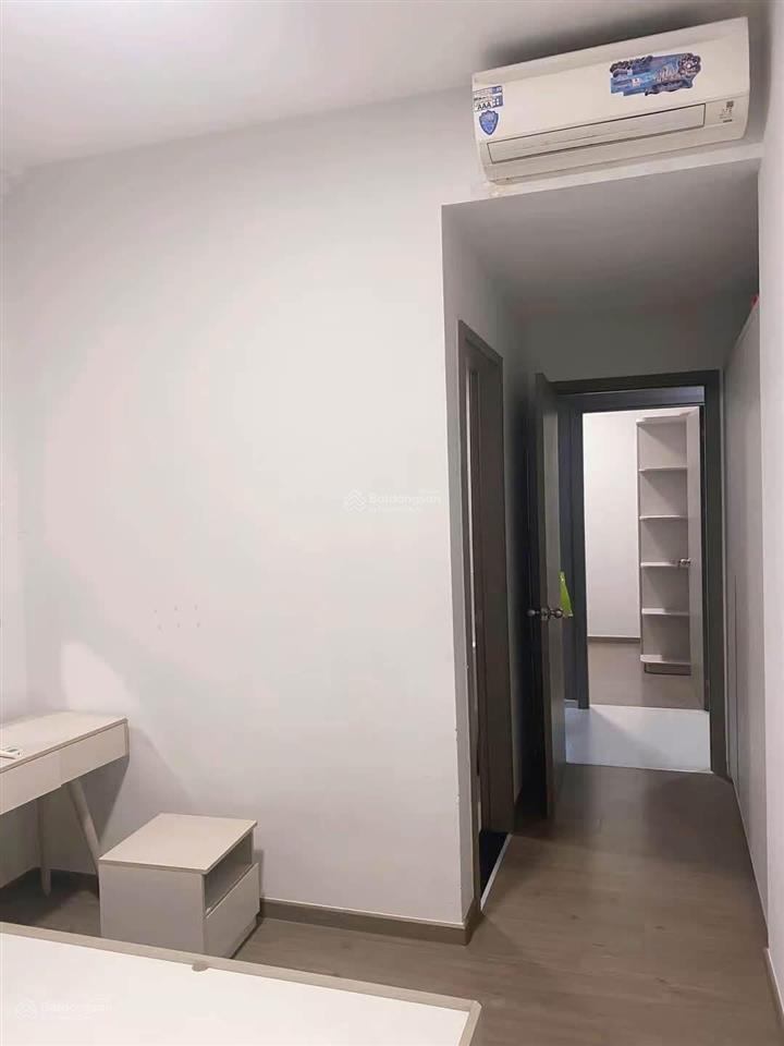 Căn góc 3pn view hồ cho thuê 11 tr/tháng. có giường tủ máy lạnh.  hương 0909 086 *** zalo