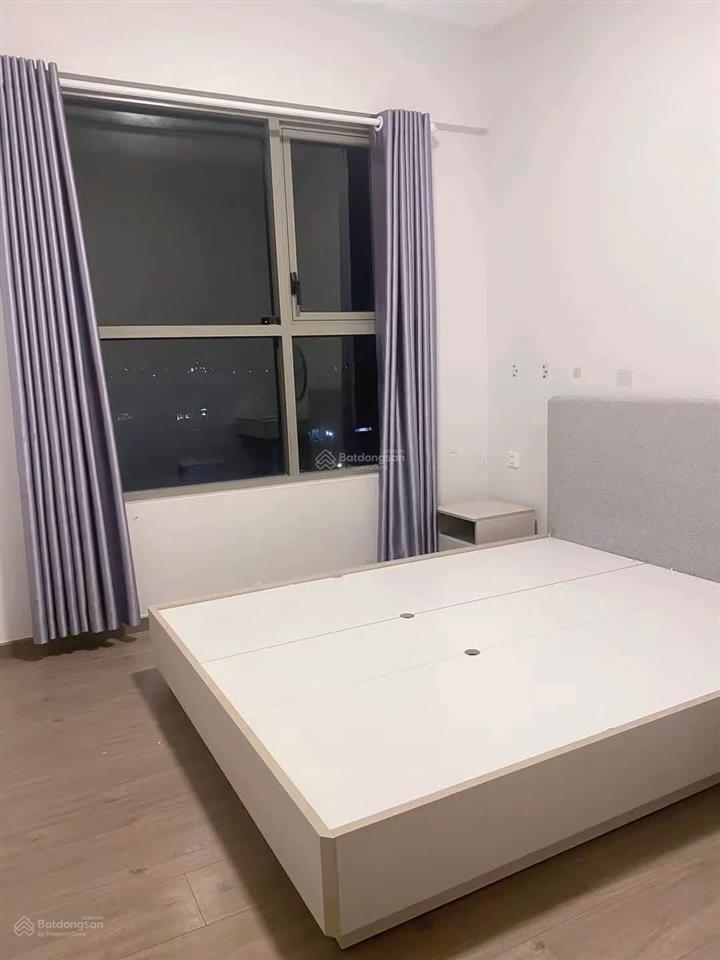 Căn góc 3pn view hồ cho thuê 11 tr/tháng. có giường tủ máy lạnh.  hương 0909 086 *** zalo