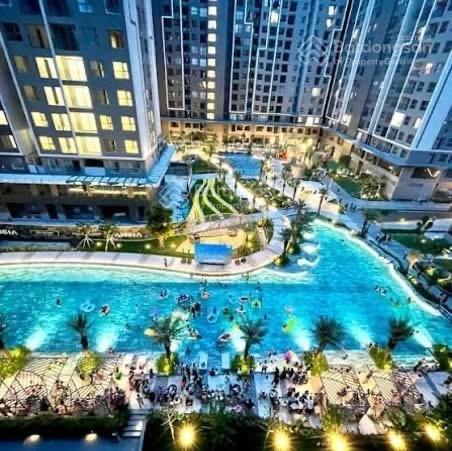 Bán căn góc 2pn view hồ bơi. giá bán 3,5 tỷ. full nội thất.  hương 0909 086 ***