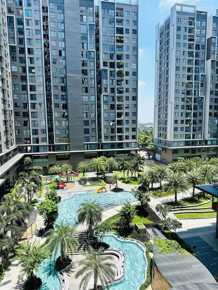 Bán căn góc 2pn view hồ bơi. giá bán 3,5 tỷ. full nội thất.  hương 0909 086 ***