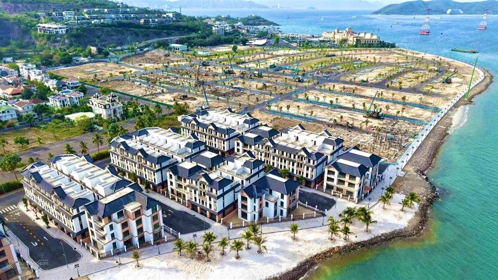 Nổi bật bán lỗ căn vinhomes pearl bay nha trang nhà 4 tầng chỉ 11tỷ8 giá đã vat hiếm có 1 căn ạ