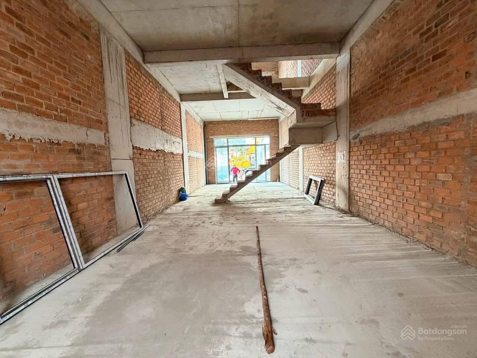 Nổi bật bán lỗ căn vinhomes pearl bay nha trang nhà 4 tầng chỉ 11tỷ8 giá đã vat hiếm có 1 căn ạ
