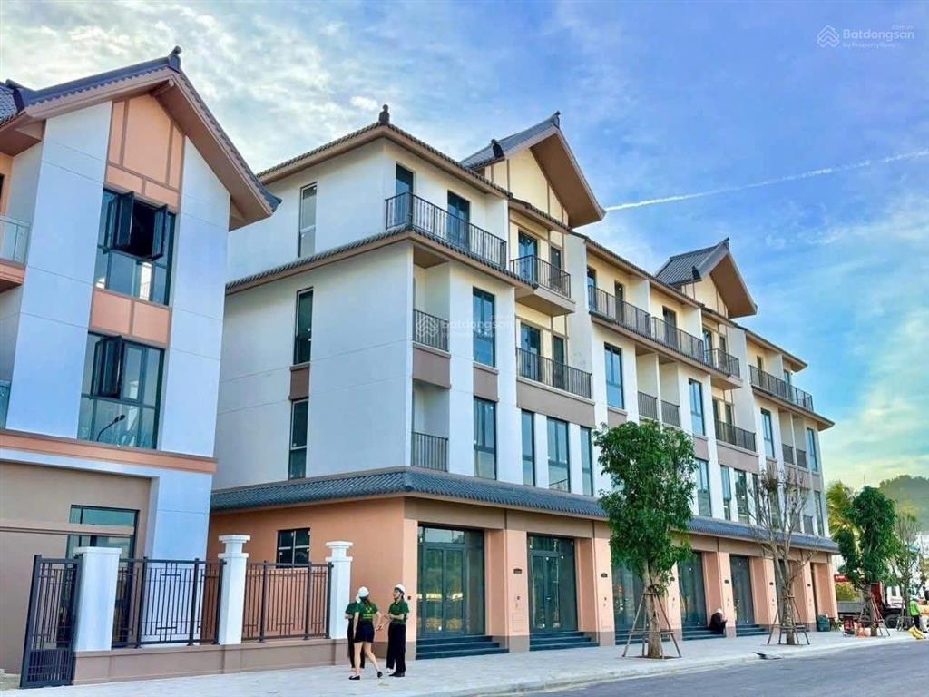 Nổi bật bán lỗ căn vinhomes pearl bay nha trang nhà 4 tầng chỉ 11tỷ8 giá đã vat hiếm có 1 căn ạ