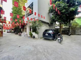 Bán nhà phú diễn  33m2  lô góc  ô tô tránh nhau  giá 8,4 tỷ  gần đường