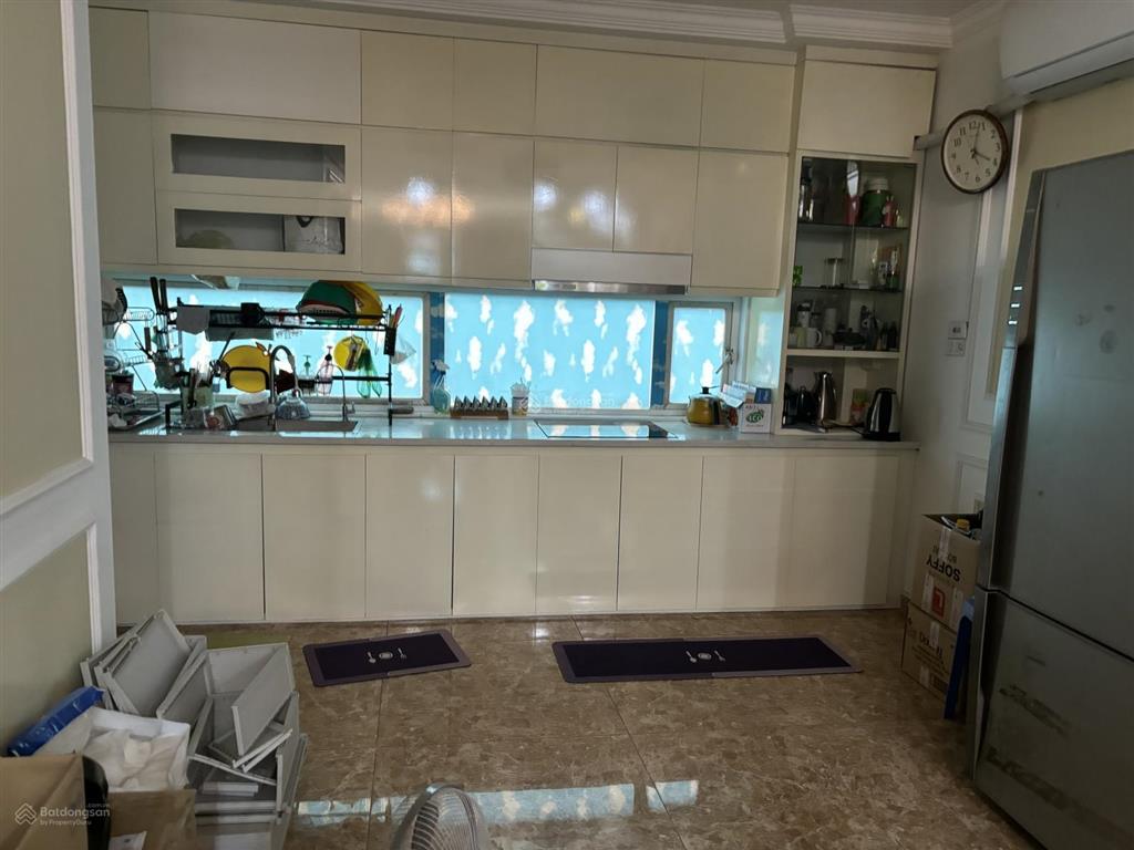 Bán nhà xuân la s = 70m2  mặt tiền 5m  ô tô. giá = 17,5 tỷ  ô chờ thang máy