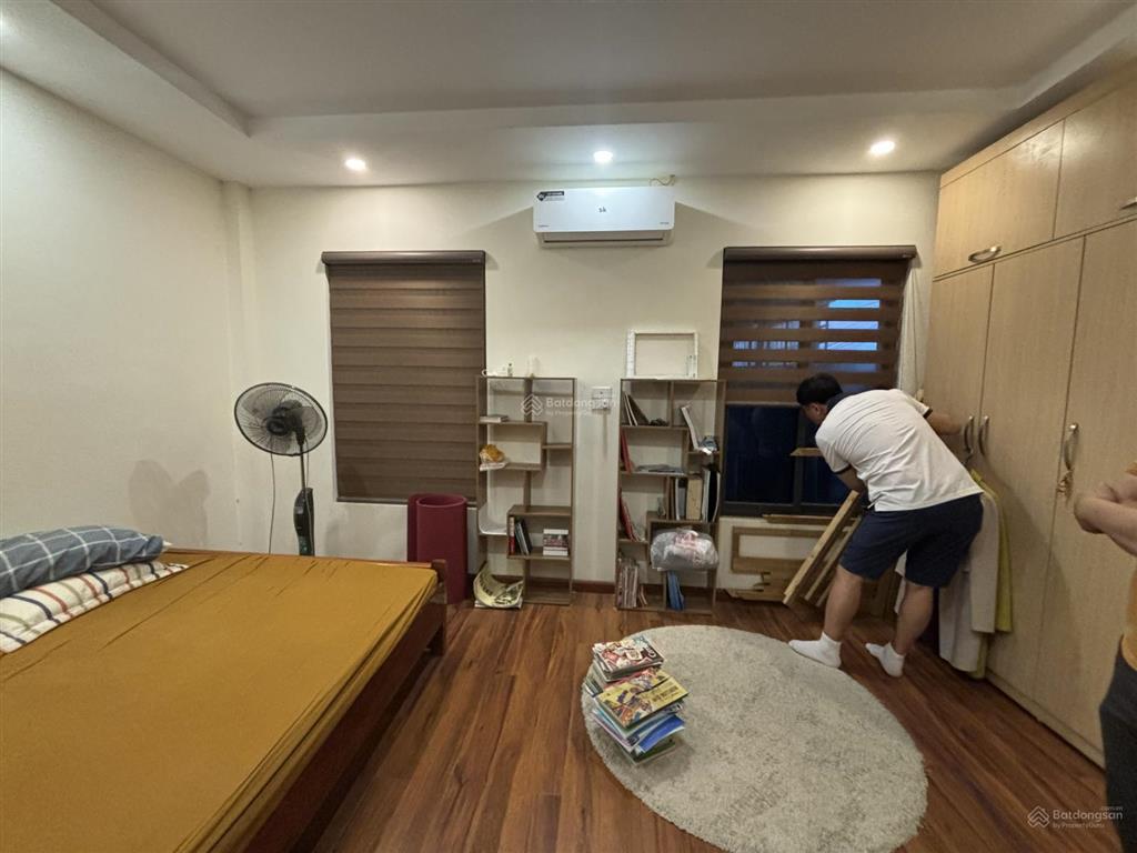 Bán nhà xuân la s = 70m2  mặt tiền 5m  ô tô. giá = 17,5 tỷ  ô chờ thang máy