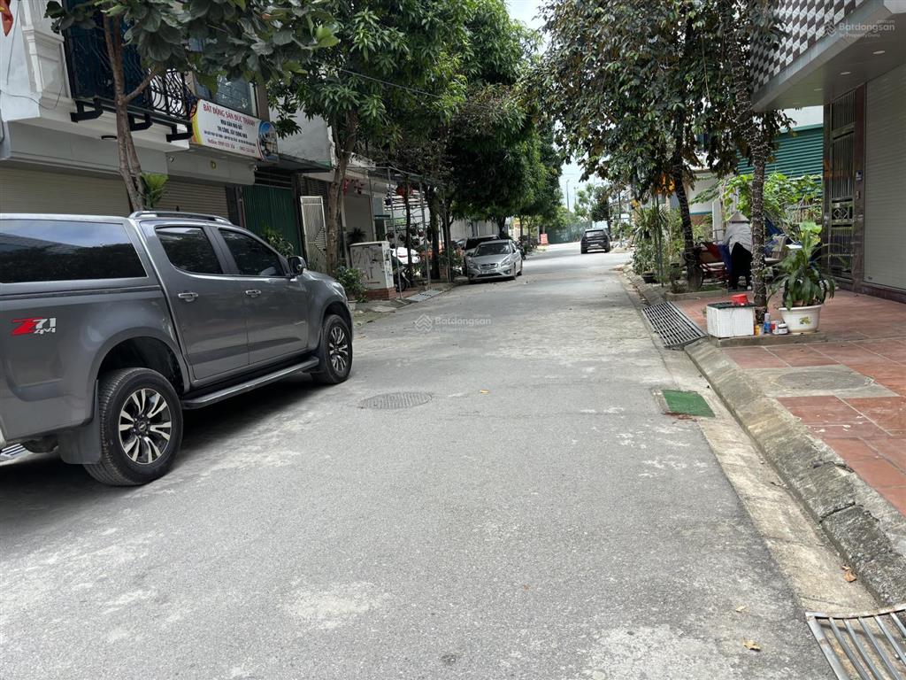 Giá tốt khu vực!  bán nhà tu hoàng 7 tầng thang máy  đường rộng 10m có vỉa hè