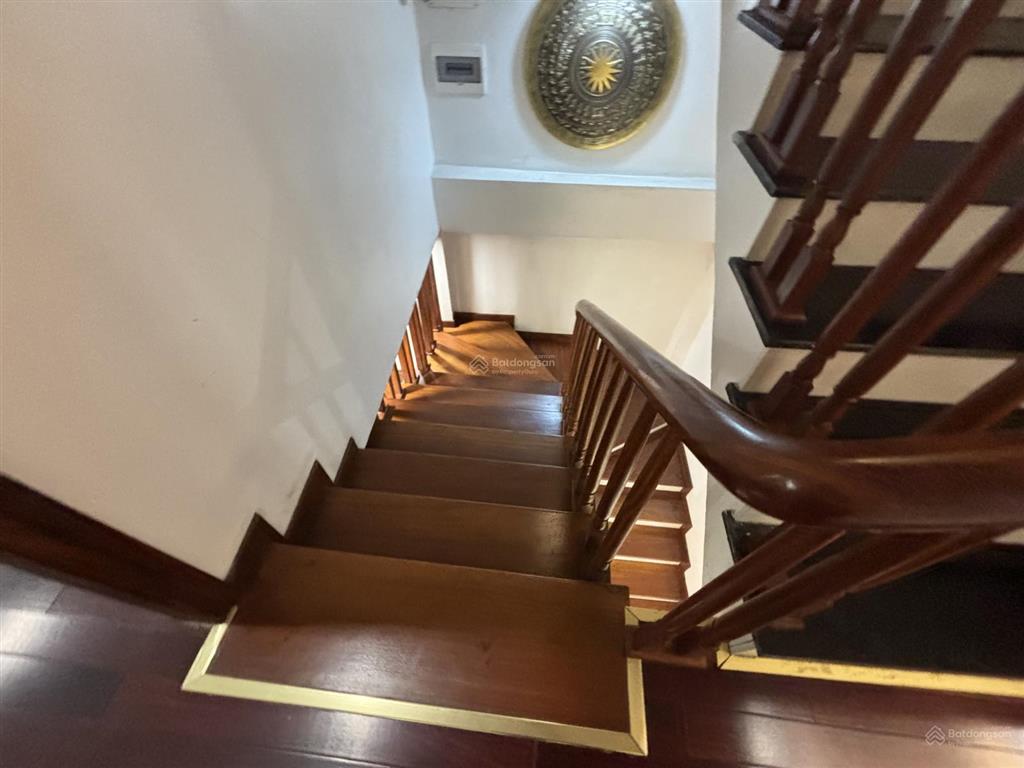 Bán nhà ngõ 199 hồ tùng mậu, 39m2 x 5 tầng  gần ô tô