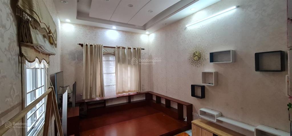 Bán nhà ngõ 180 hoàng quốc việt dt 47m2 * mt 3,6m  gần ô tô.