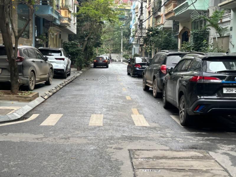 Bán nhà đường văn tiến dũng. dt sổ 100m2  mt 5m  gara 2 ô tô  1 bước ra phố