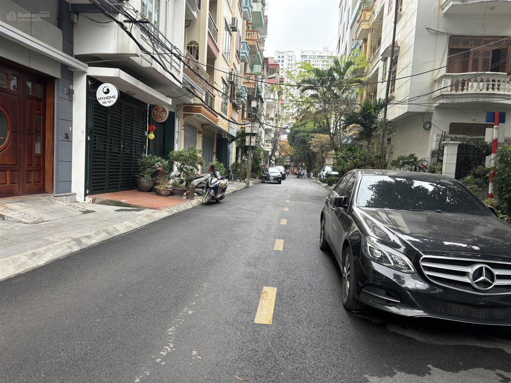 Bán nhà đường văn tiến dũng. dt sổ 100m2  mt 5m  gara 2 ô tô  1 bước ra phố