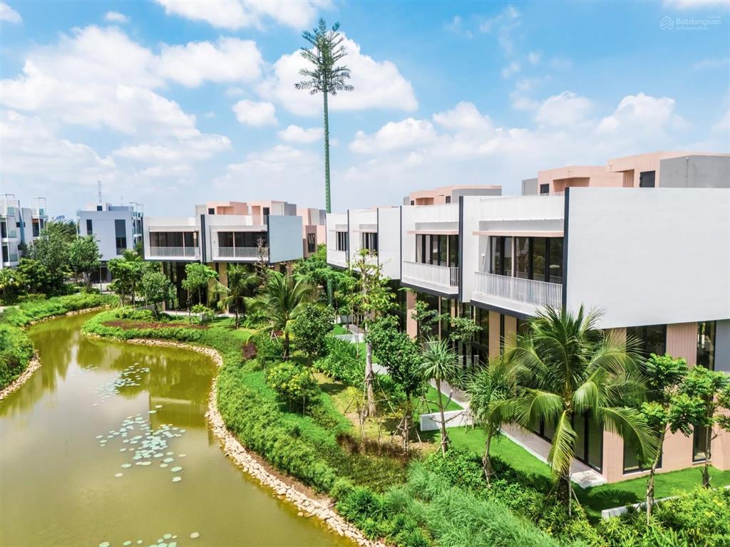 Bán căn nhà phố 2 mặt tiền 70 m² ( 5 x14m) eco village saigon river, full giá 8,15 tỷ. 0919 733 ***