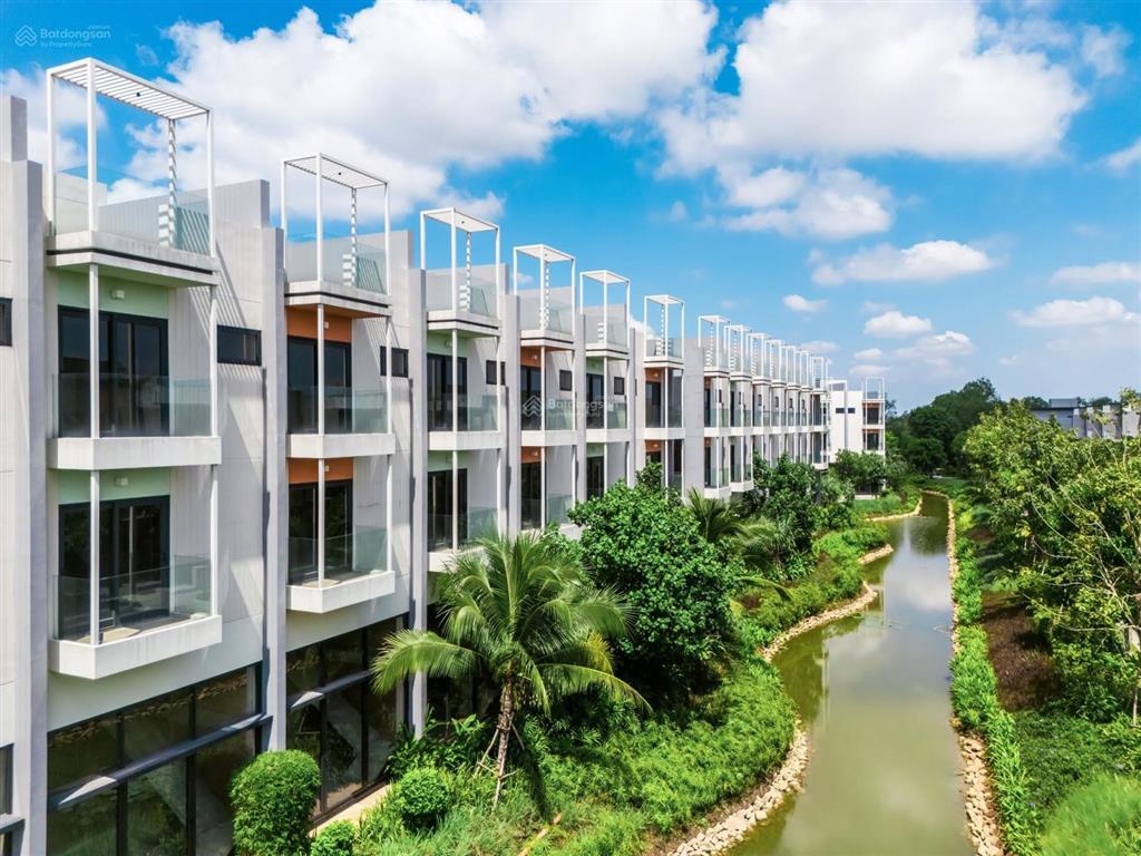 Bán căn nhà phố 2 mặt tiền 70 m² ( 5 x14m) eco village saigon river, full giá 8,15 tỷ. 0919 733 ***