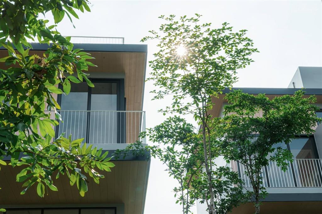 Bán căn nhà phố 2 mặt tiền 70 m² ( 5 x14m) eco village saigon river, full giá 8,15 tỷ. 0919 733 ***
