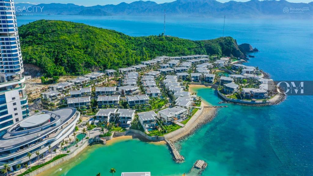 Bán biệt thự gran melia nha trang 3pn / 356.3m2 đã có sổ hồng, giá bán 38 tỷ.  0919 733 ***