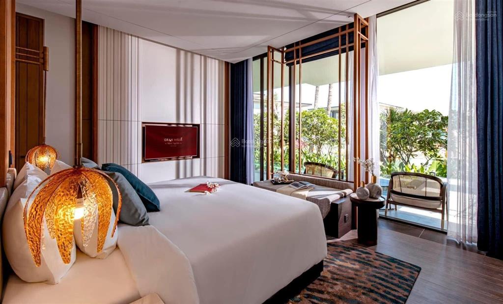 Bán biệt thự gran melia nha trang 3pn / 356.3m2 đã có sổ hồng, giá bán 38 tỷ.  0919 733 ***