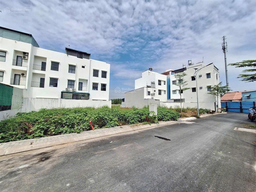Cần bán gấp lô đất hẻm xe hơi nguyễn bình nhà bè, cách vivo city 10km giá 45 triệu/m2