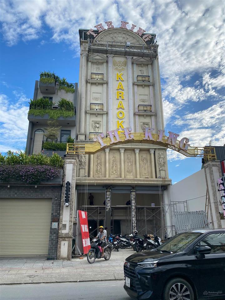 Bán tòa karaoke mt nguyễn ảnh thủ, quận 12, (dt 9x25m), kc 7 tầng, hdt 150tr/th, giá bán 50 tỷ