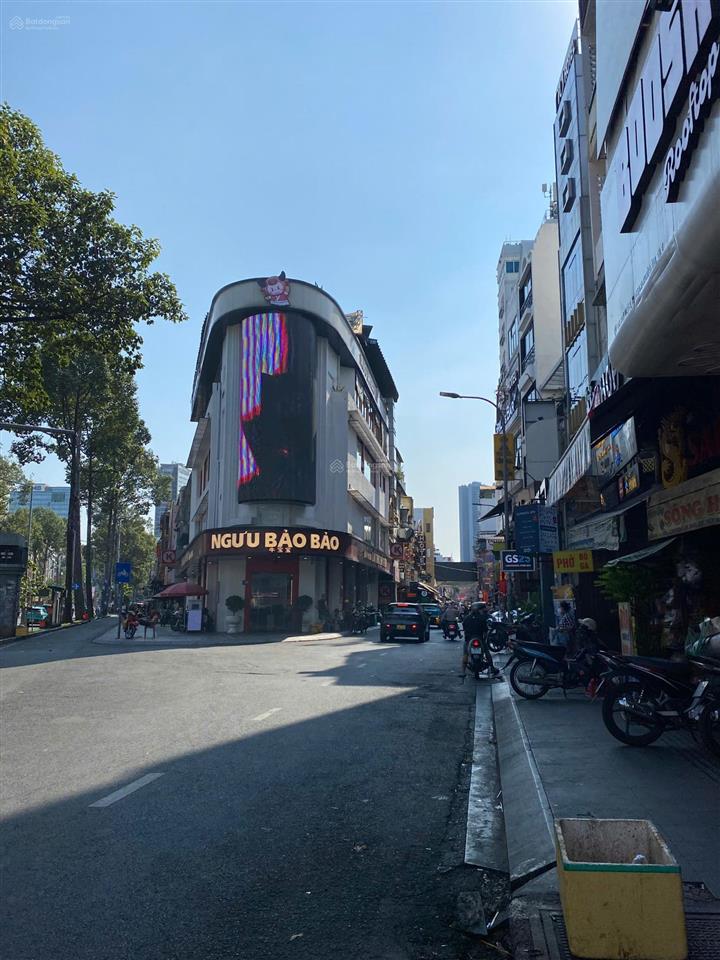 Bán khách sạn 2729 bùi viện  dt 7,8m x 19m, hầm 8 tầng, 38 pn, khai thác 700tr/tháng, giá 138 tỷ