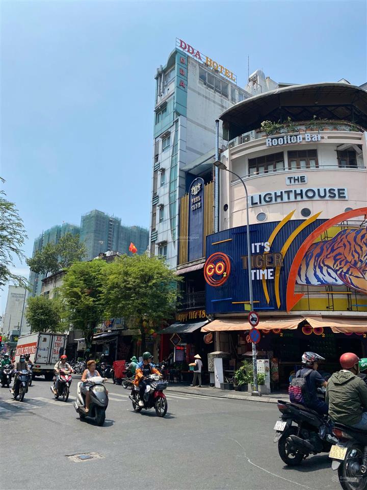 Bán khách sạn 232 đề thám, phạm ngũ lão, q1, dt 4x24m, 11 tầng, hđt 250tr, giá bán 85 tỷ(tl)