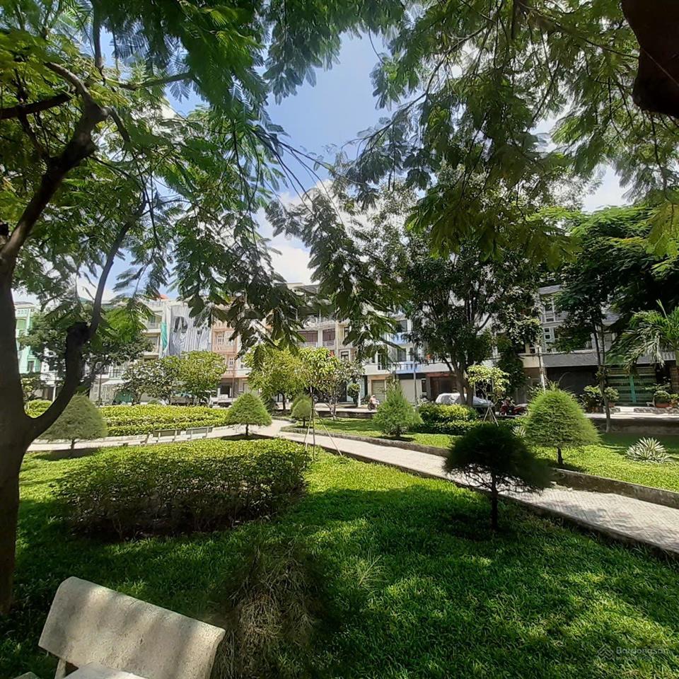 Bán nhà view đẹp công viên  đường số 66, quận 6  giá 6.5 tỷ