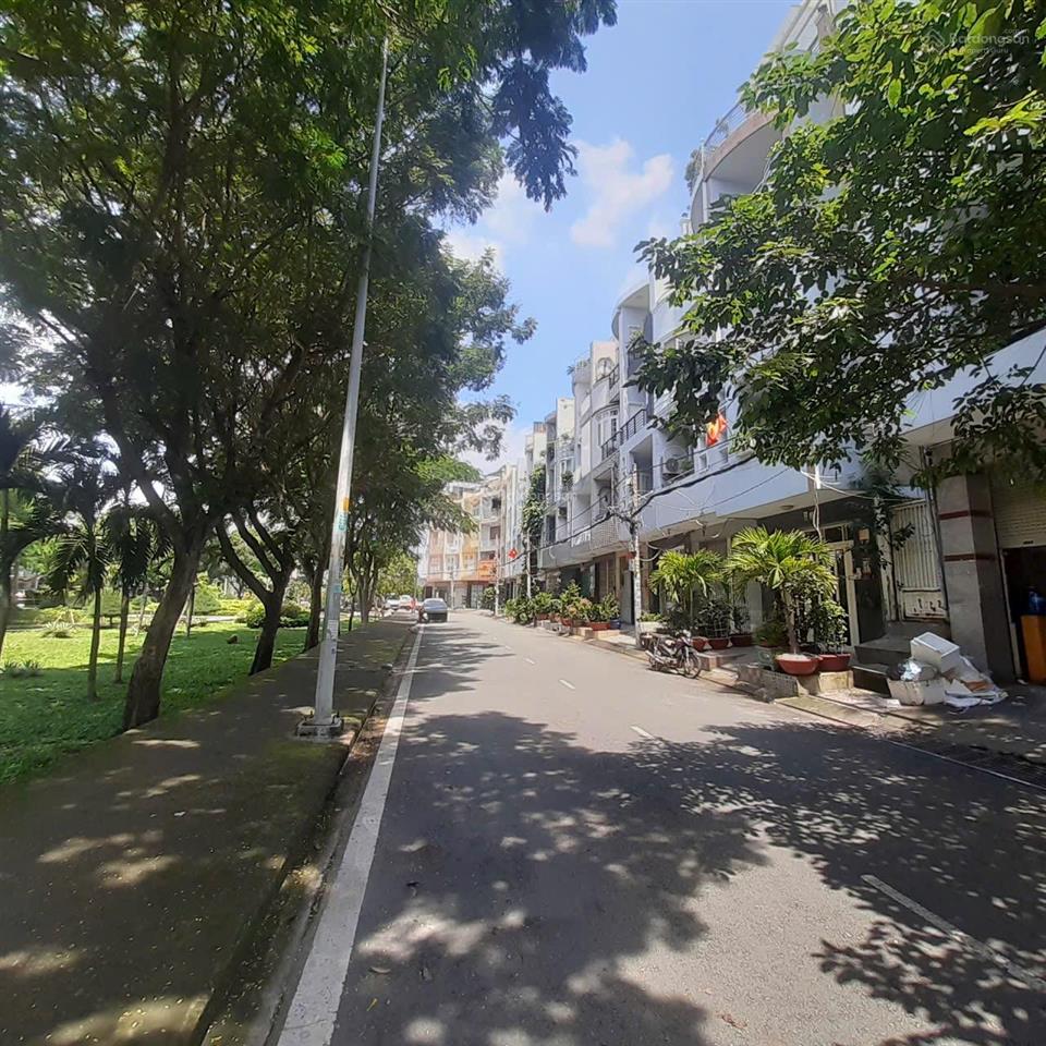 Bán nhà view đẹp công viên  đường số 66, quận 6  giá 6.5 tỷ