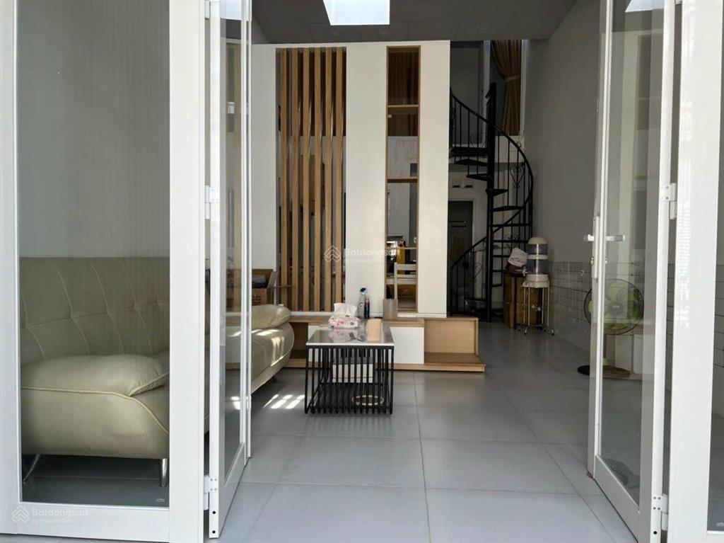 9 triệu  nhà đẹp hẻm 36 huỳnh thiện lộc, tân phú có 2pn.